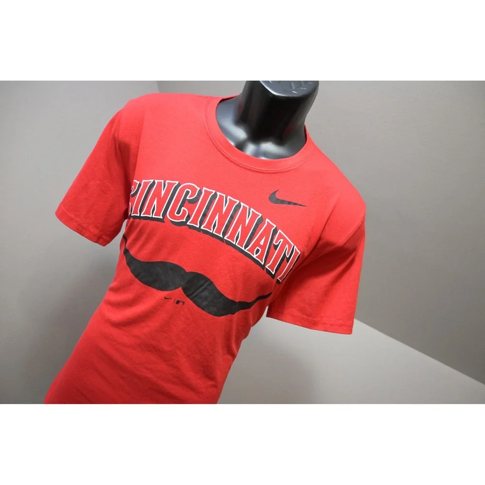 Nike T-Shirt Mens Large Red Cincinnati Reds Mustache Graphic Dri-FIT